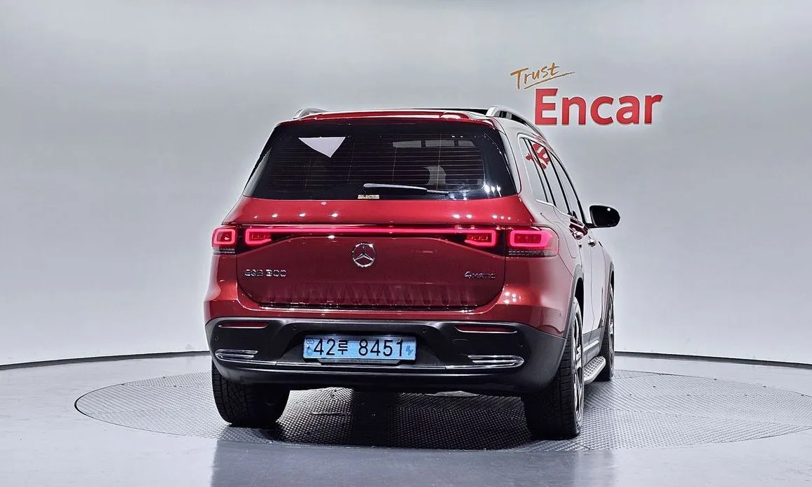 Mercedes-Benz EQB — фото 10
