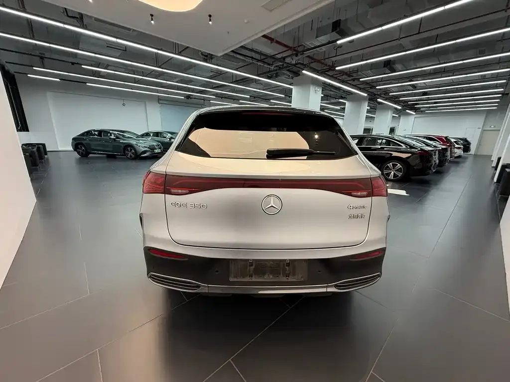 Mercedes-Benz EQE SUV — фото 6