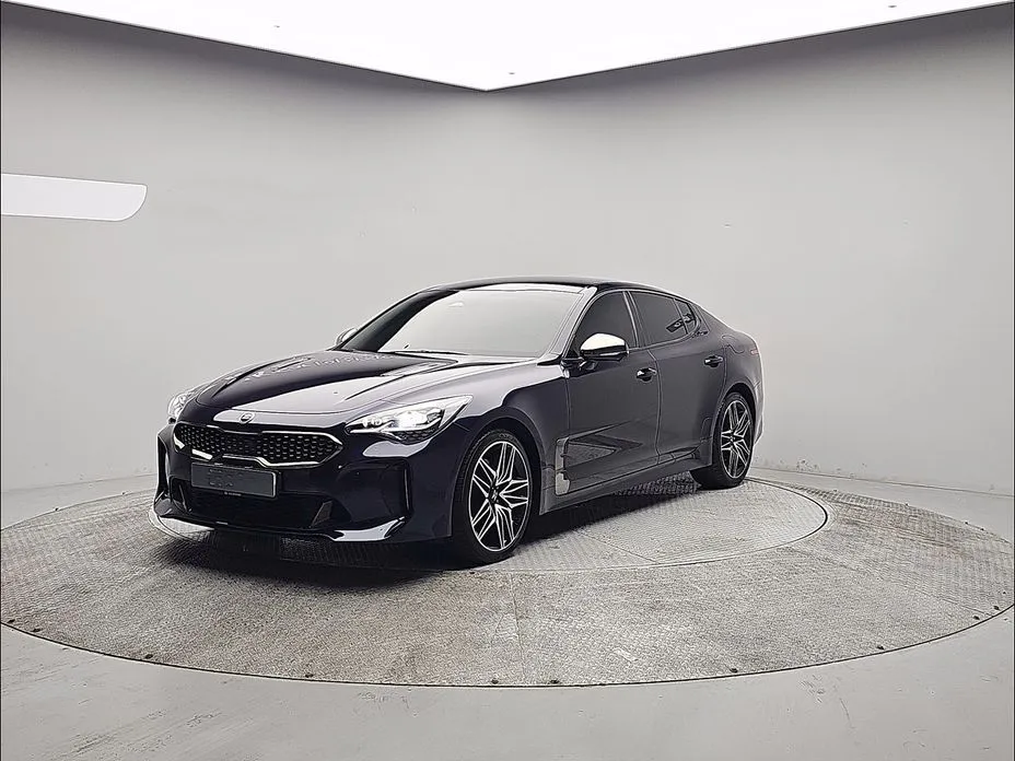 Kia Stinger — фото 1