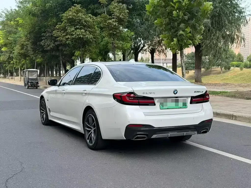 BMW 5 Series New Energy — фото 9