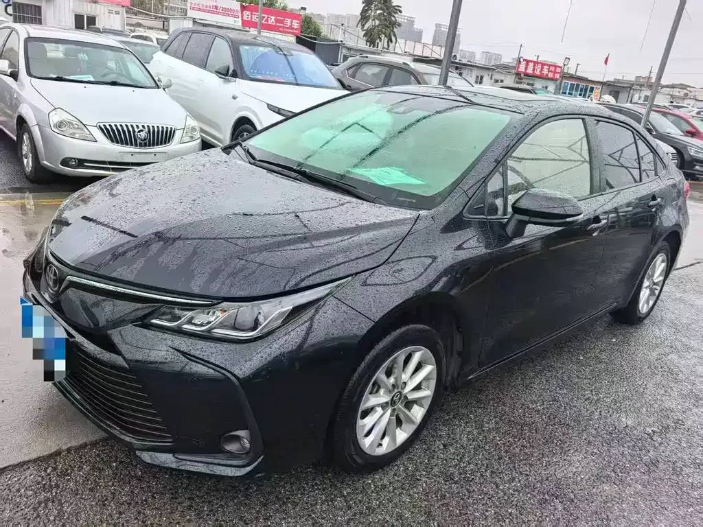 Toyota Corolla — фото 1