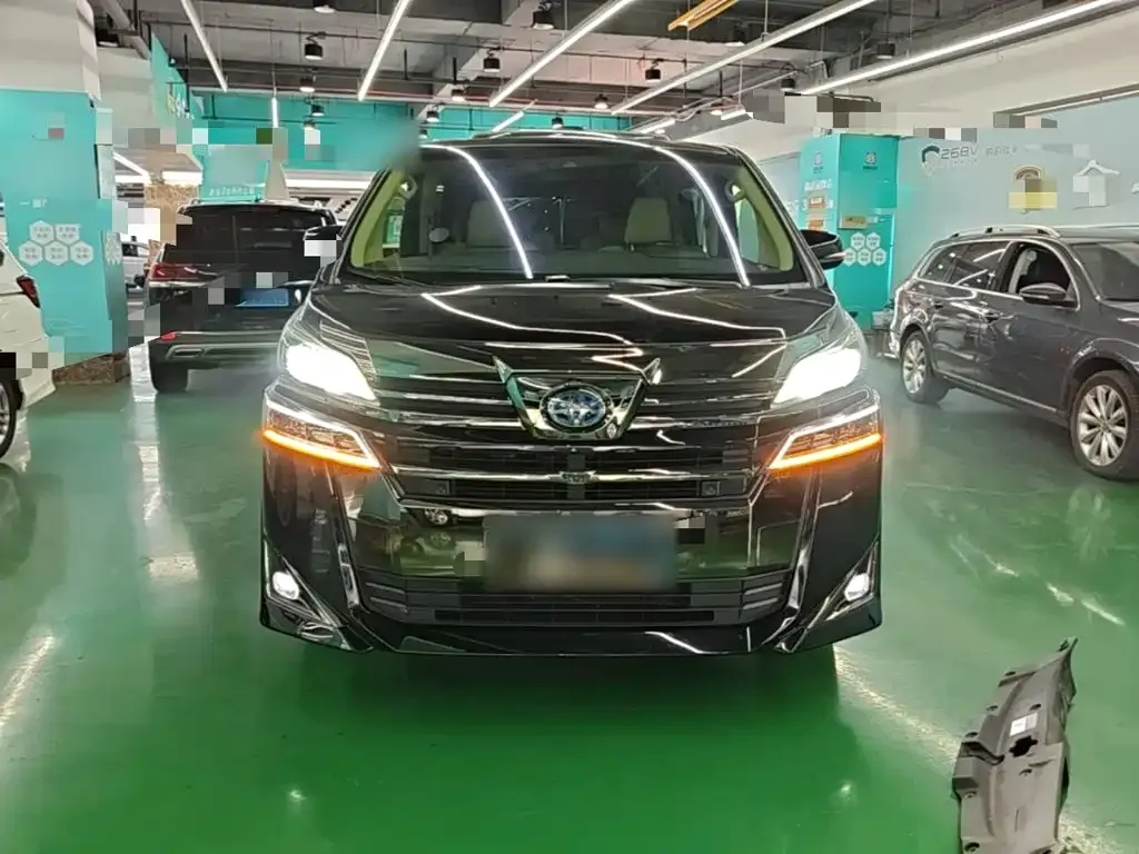 Toyota Vellfire — фото 9