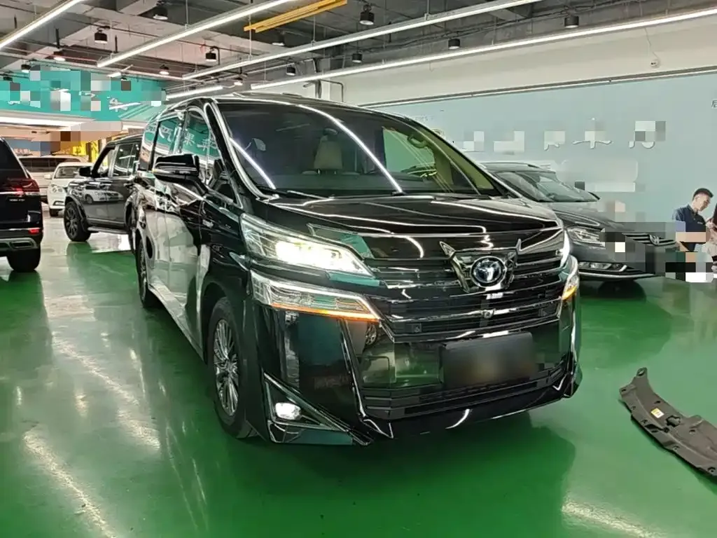 Toyota Vellfire — фото 6