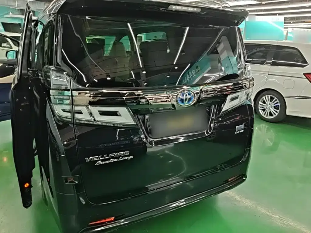Toyota Vellfire — фото 7
