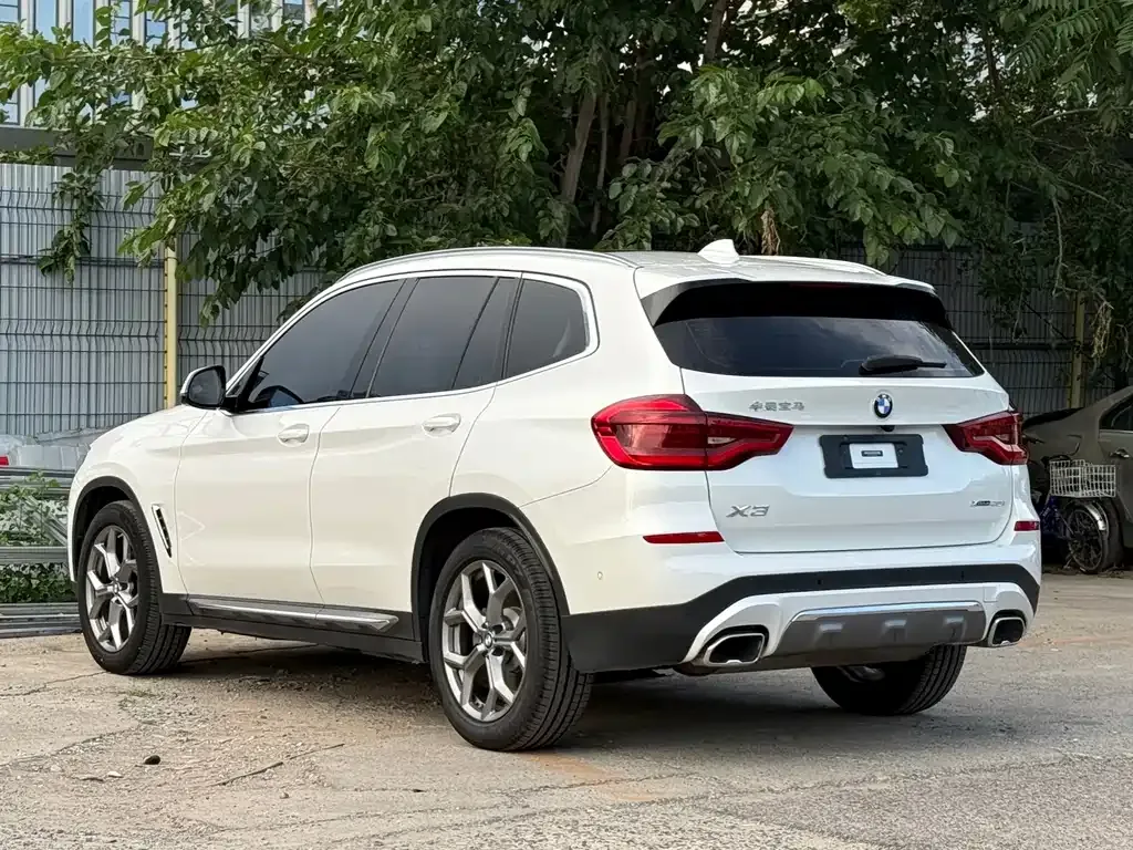 BMW X3 — фото 9