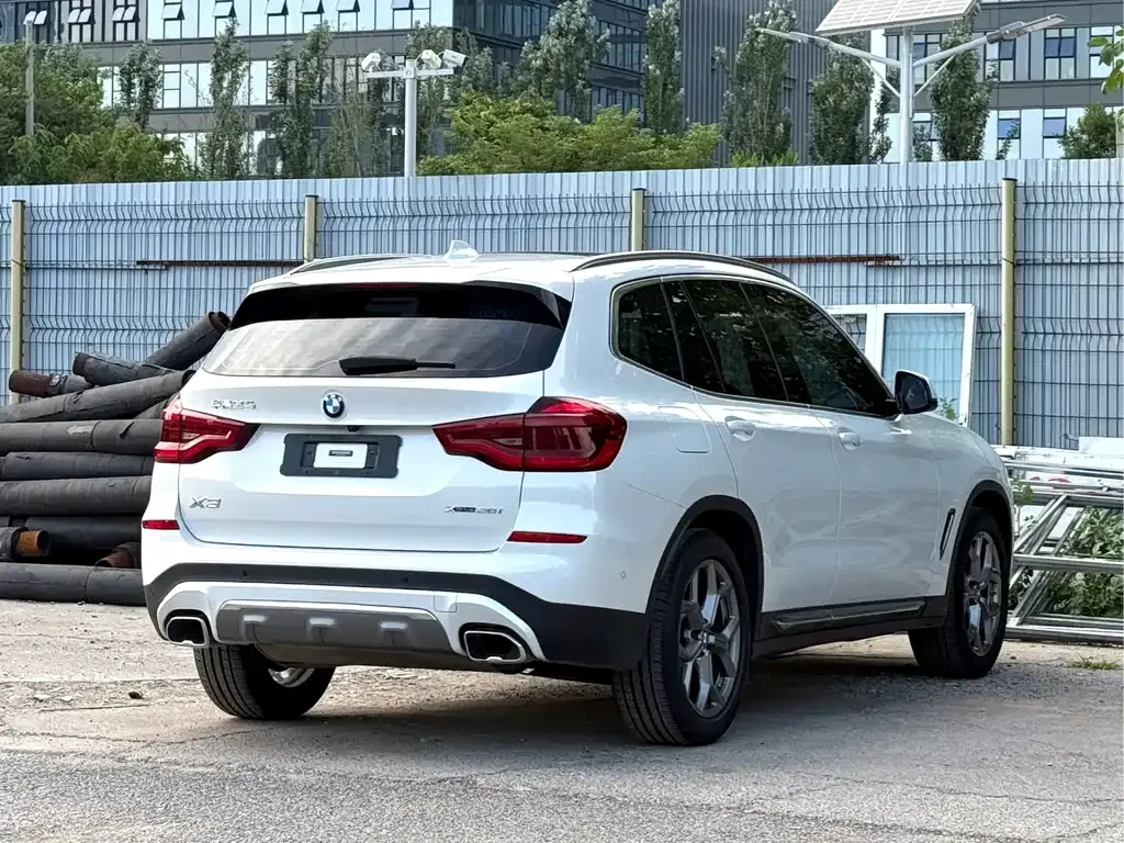 BMW X3 — фото 10