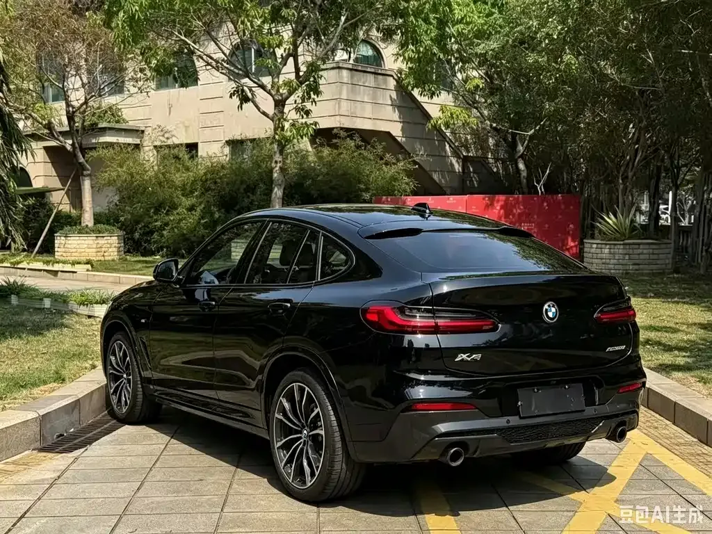 BMW X4 — фото 7