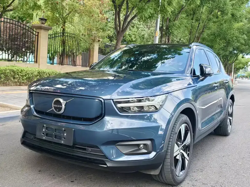 Volvo XC40 NEV — фото 1
