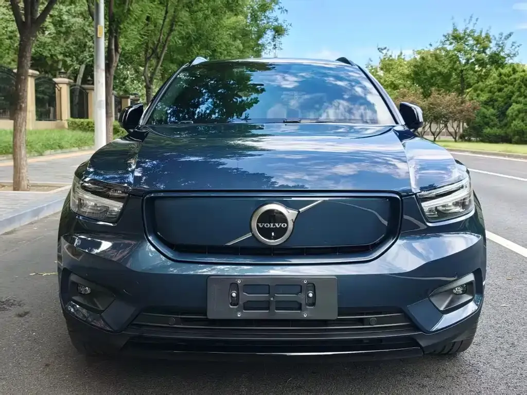 Volvo XC40 NEV — фото 8