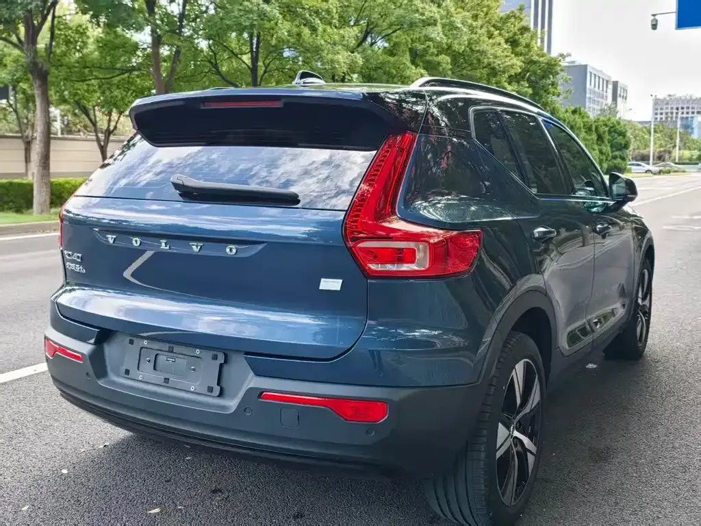Volvo XC40 NEV — фото 9
