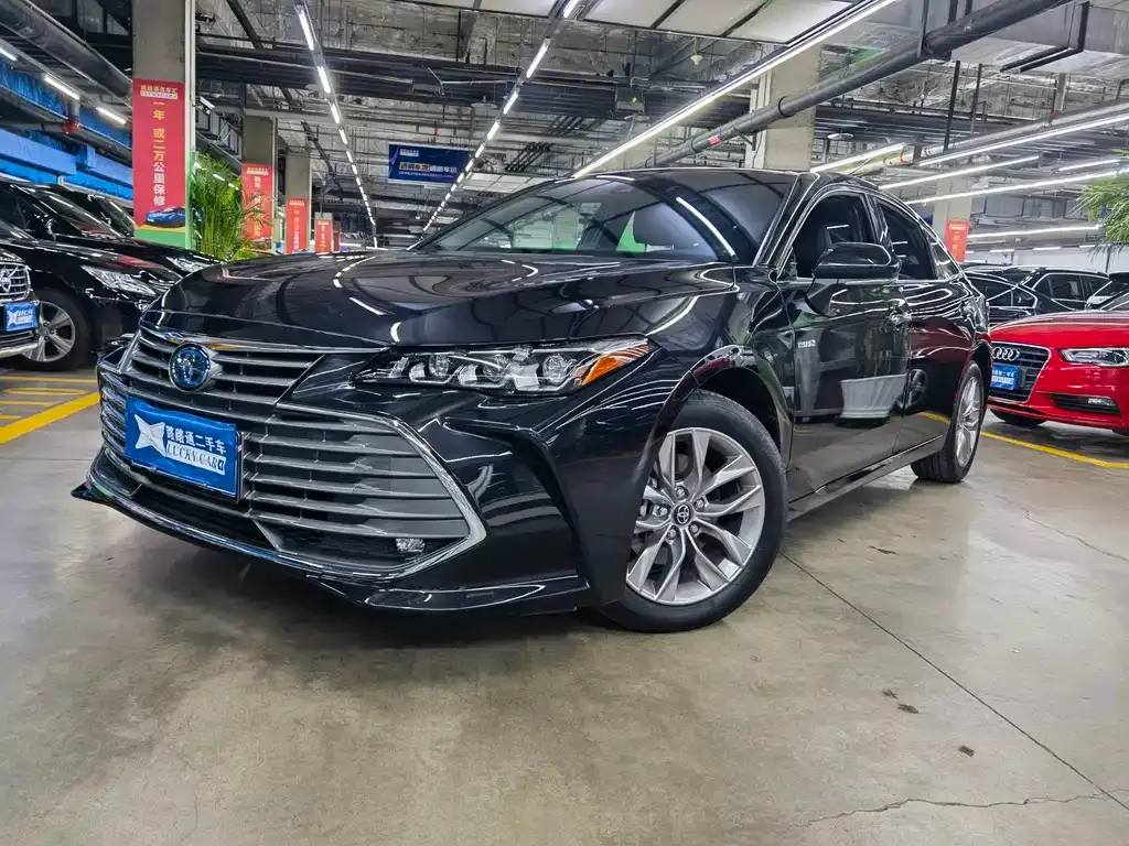 Toyota Avalon — фото 1