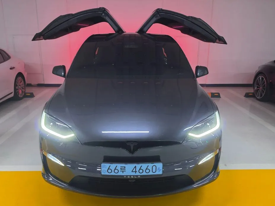 Tesla Model X — фото 2