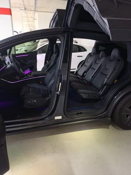 Tesla Model X — фото 7