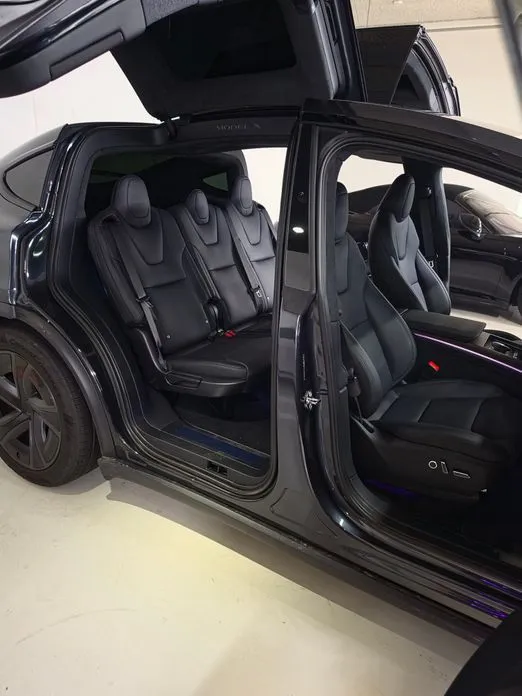 Tesla Model X — фото 9