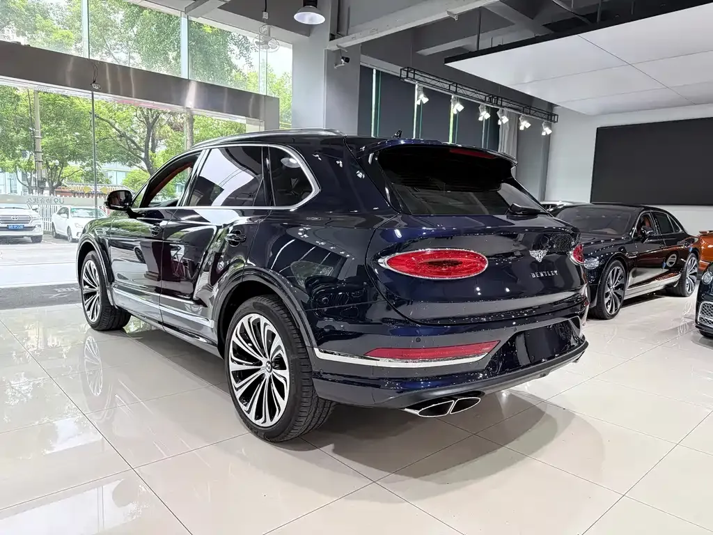 Bentley Bentayga — фото 6