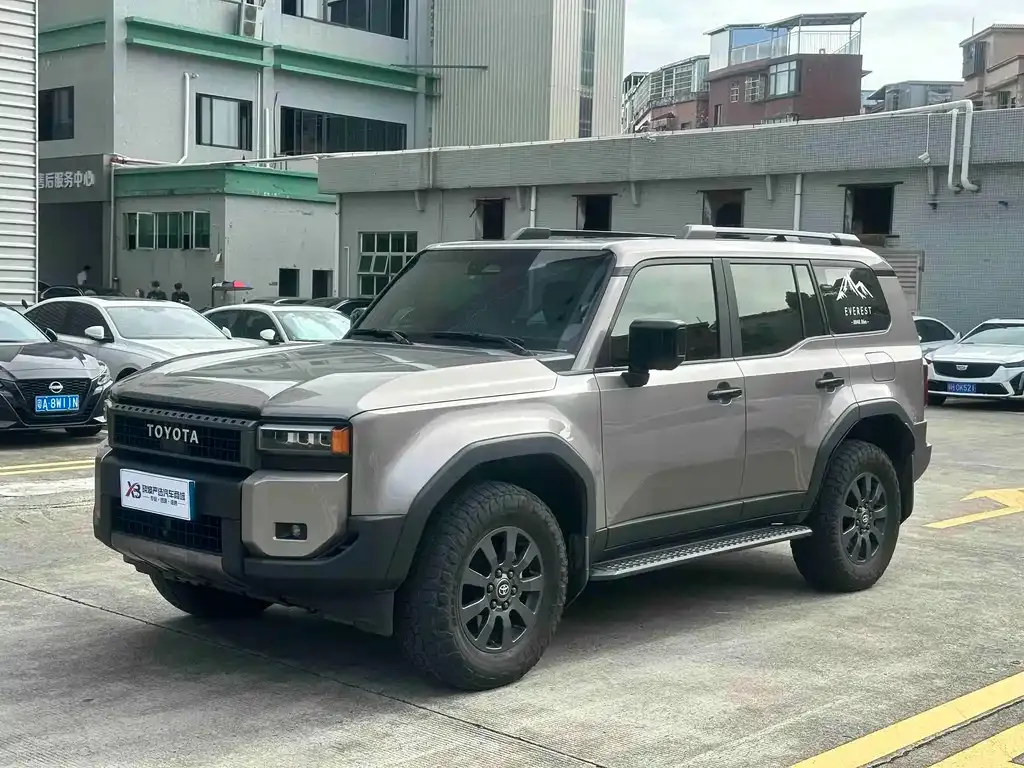 Toyota Prado — фото 1