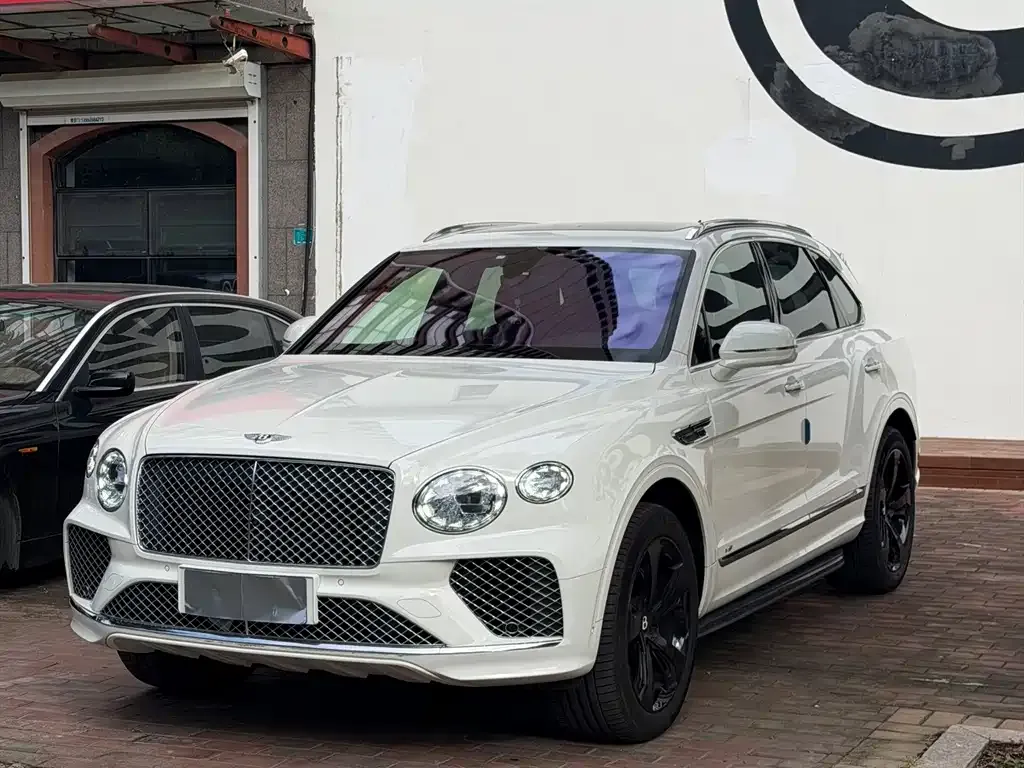 Bentley Bentayga — фото 1