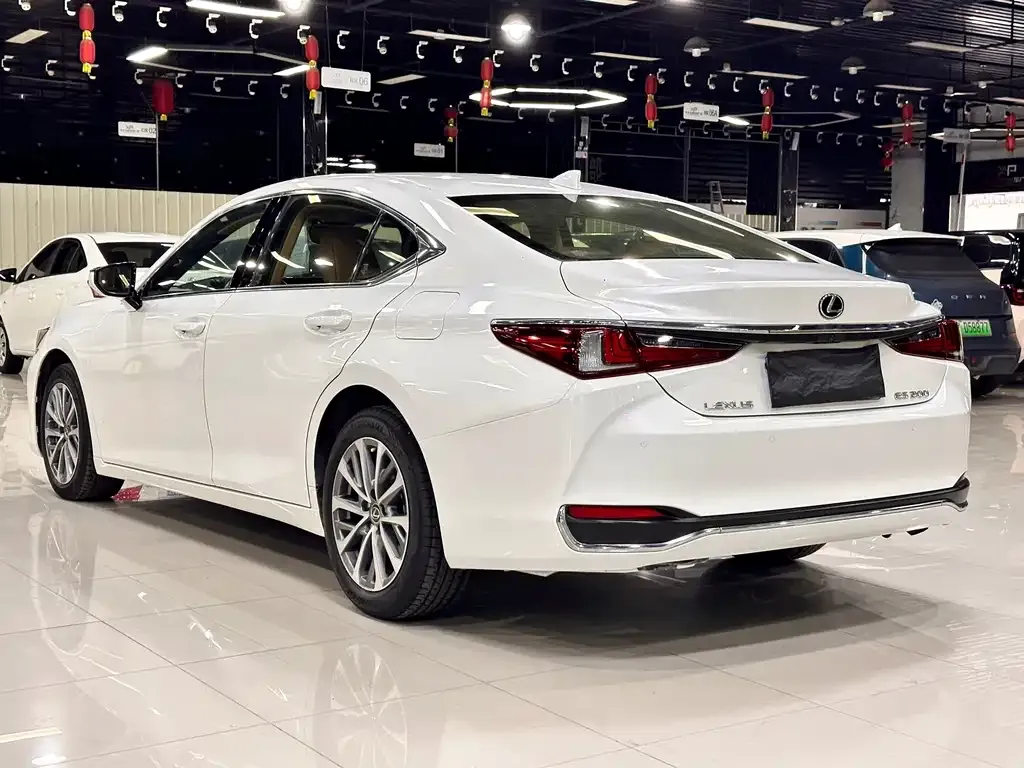Lexus ES — фото 9