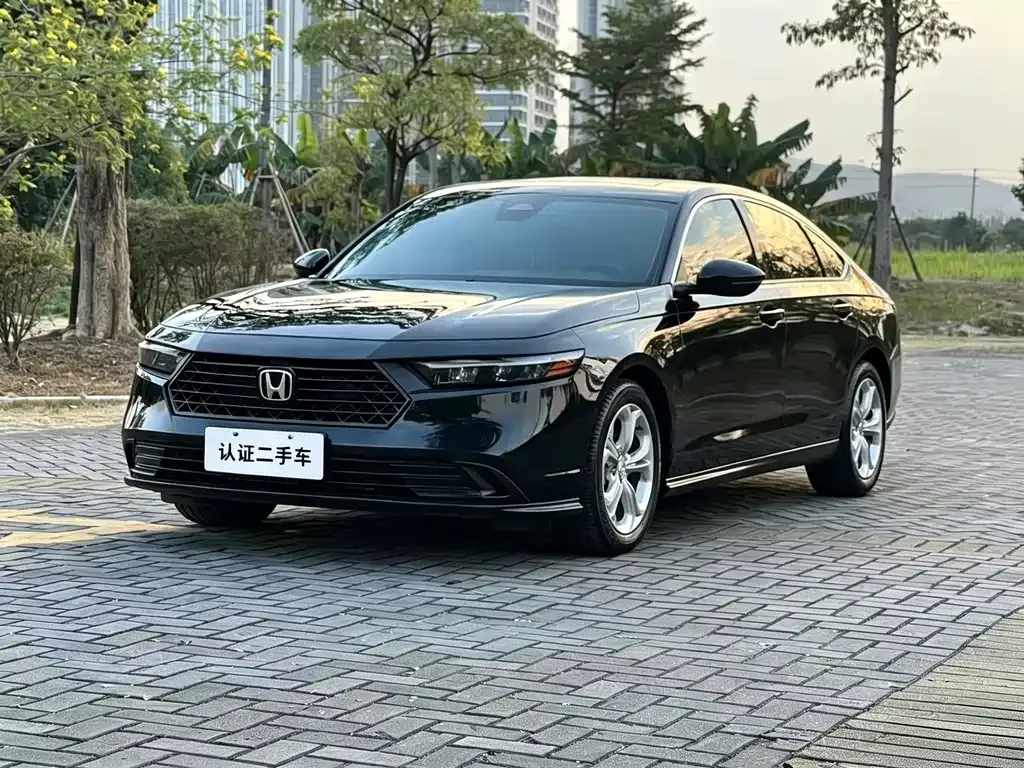 Honda Accord — фото 1