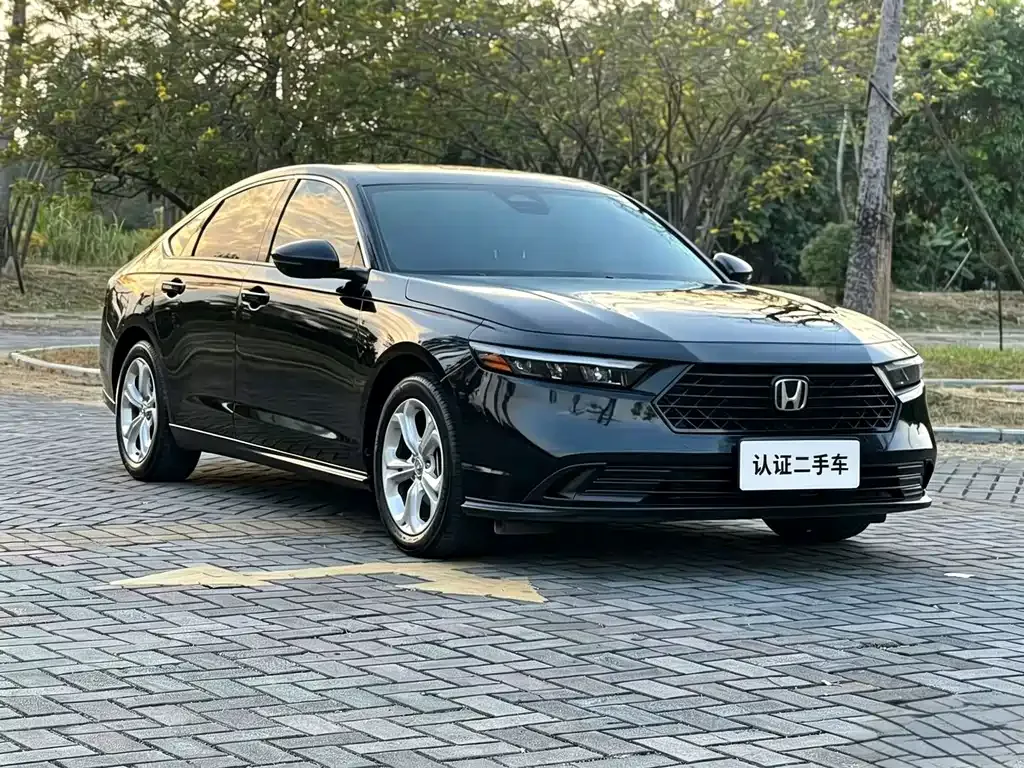 Honda Accord — фото 10