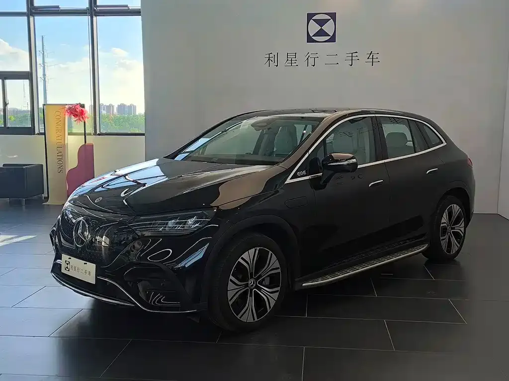Mercedes-Benz EQE SUV — фото 1