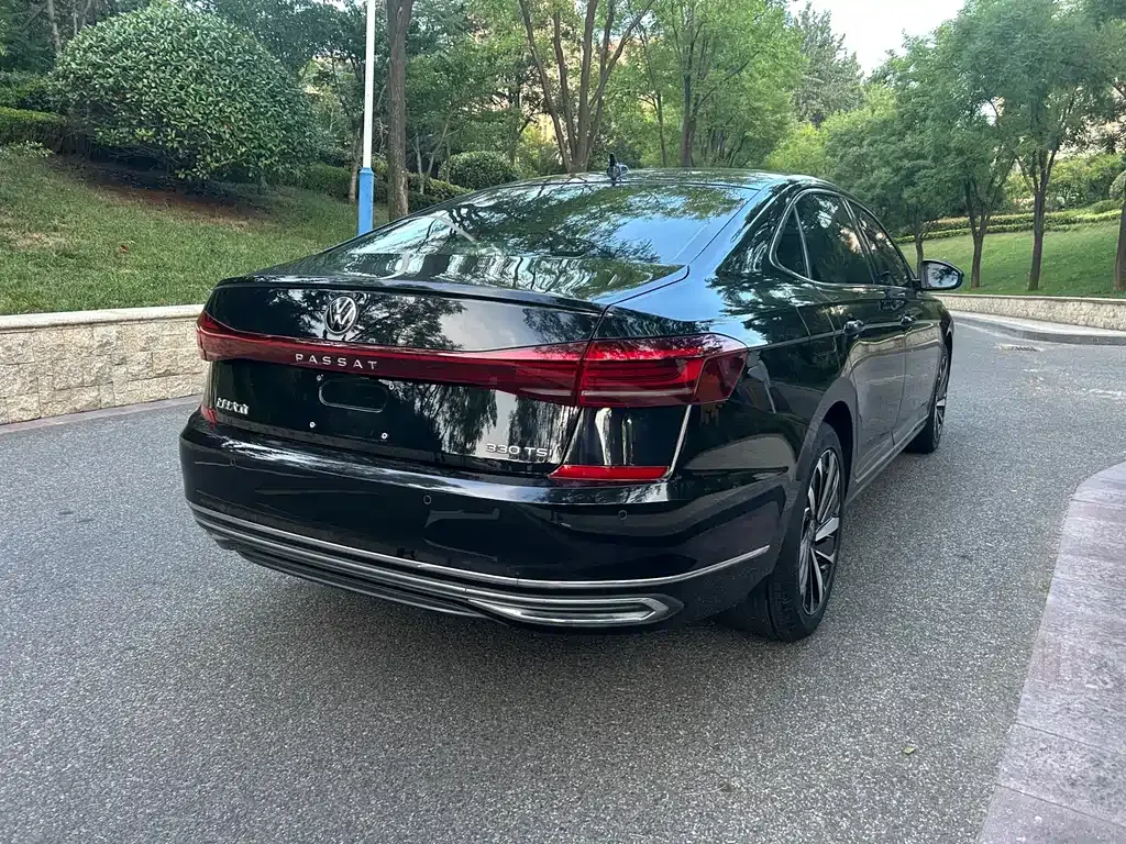 Volkswagen Passat — фото 6