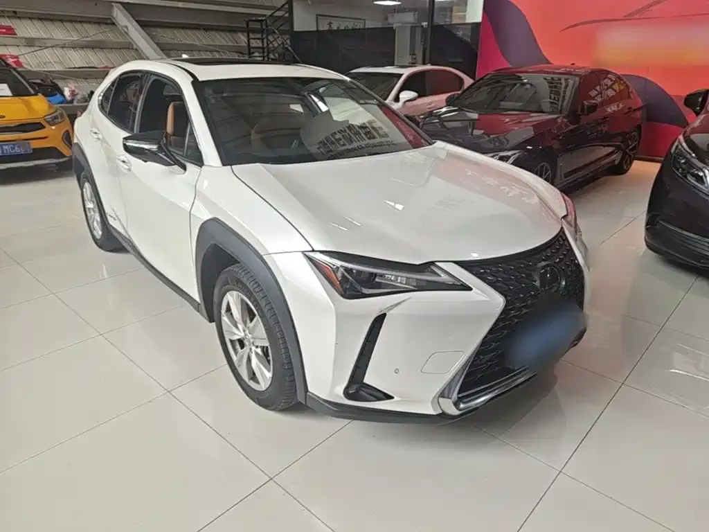 Lexus UX — фото 6