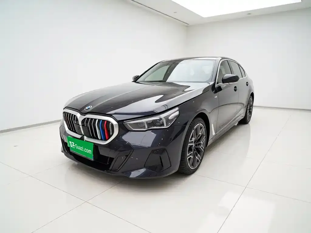 BMW 5 Series — фото 1