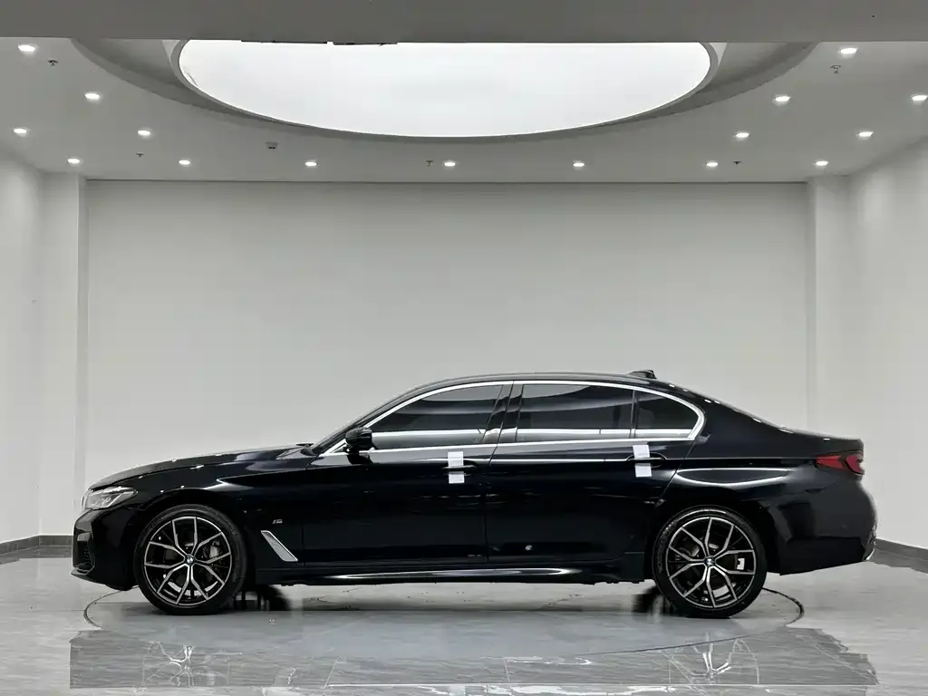 BMW 5 Series — фото 2