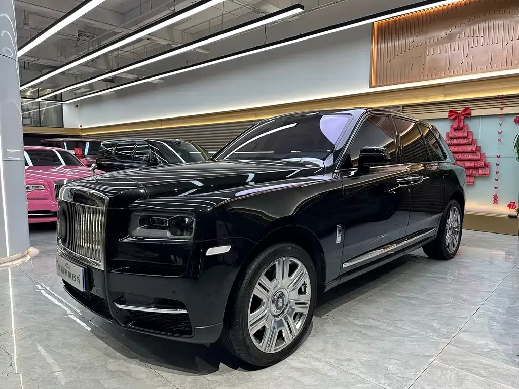 Rolls-Royce Cullinan — фото 1