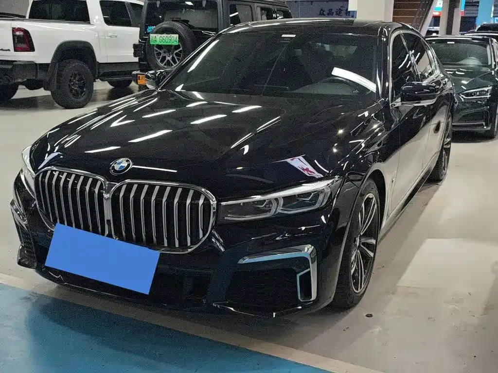 BMW 7 Series — фото 1