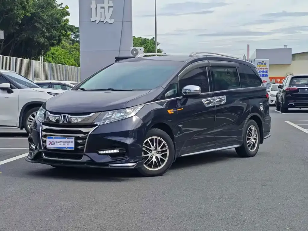 Honda Odyssey — фото 1