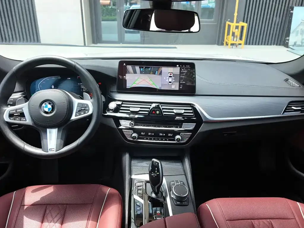 BMW 5 Series — фото 9