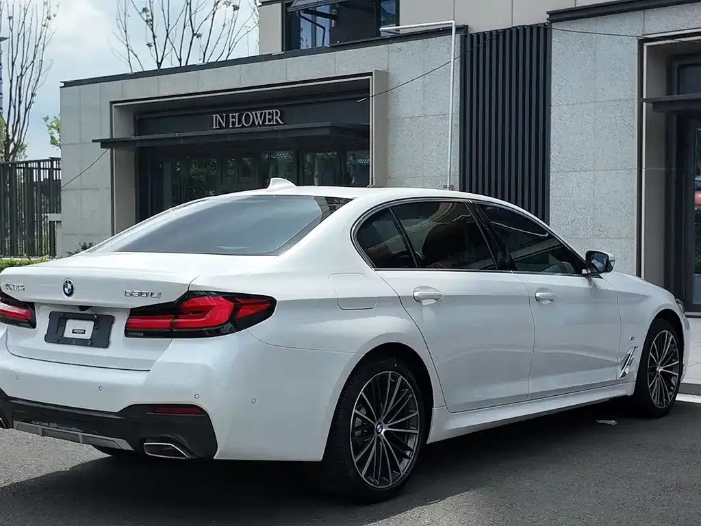 BMW 5 Series — фото 2