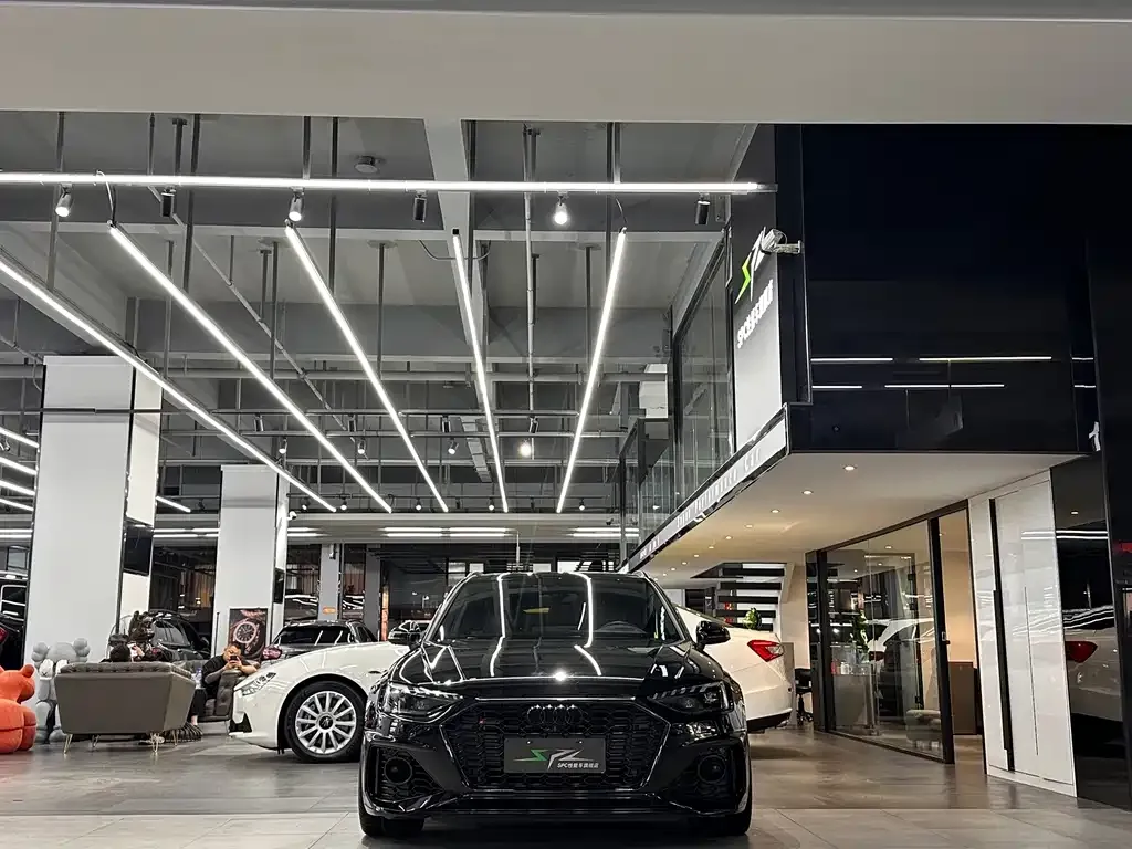 Audi RS 4 — фото 9