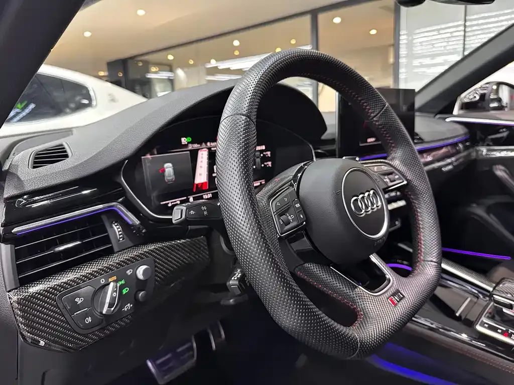 Audi RS 4 — фото 8