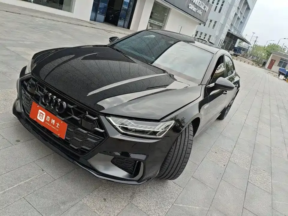 Audi A7L — фото 1