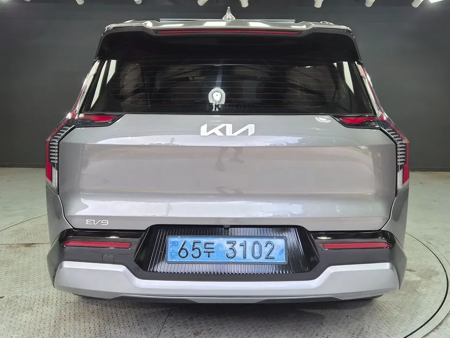 Kia EV9 — фото 6