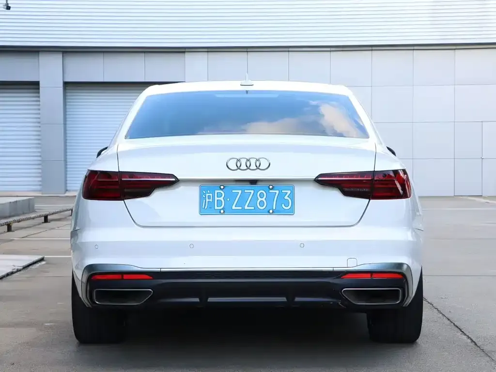 Audi A4L — фото 2