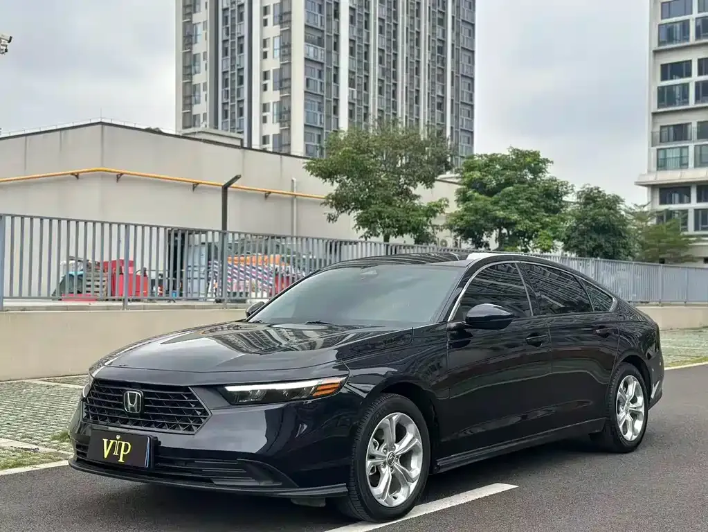 Honda Accord — фото 1