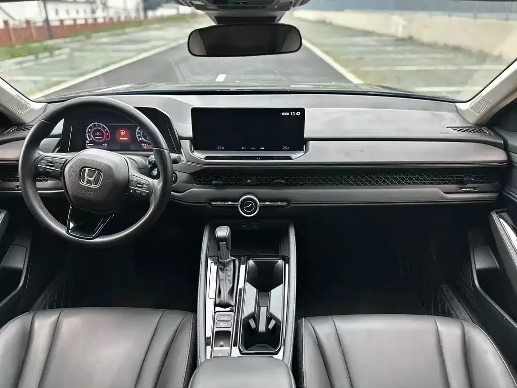 Honda Accord — фото 7