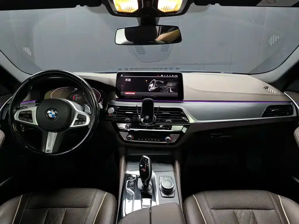 BMW 5 Series — фото 10