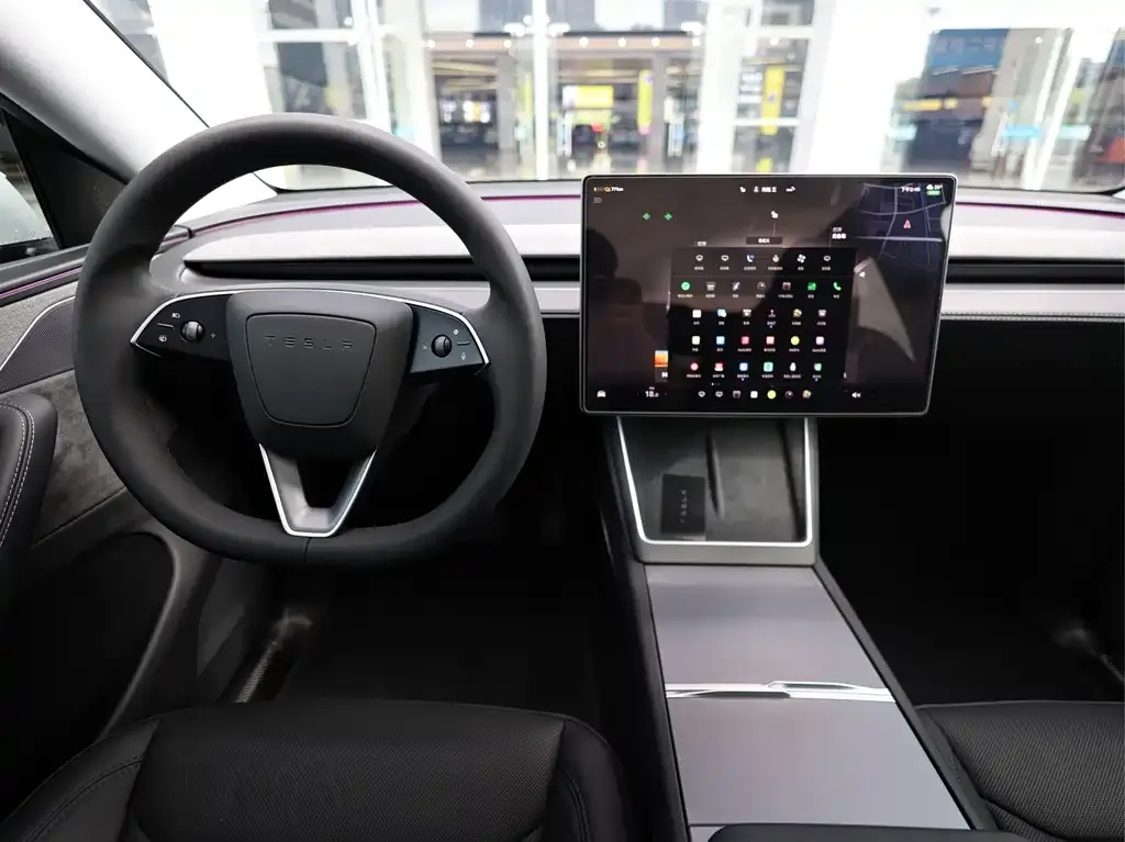 Tesla Model Y — фото 7
