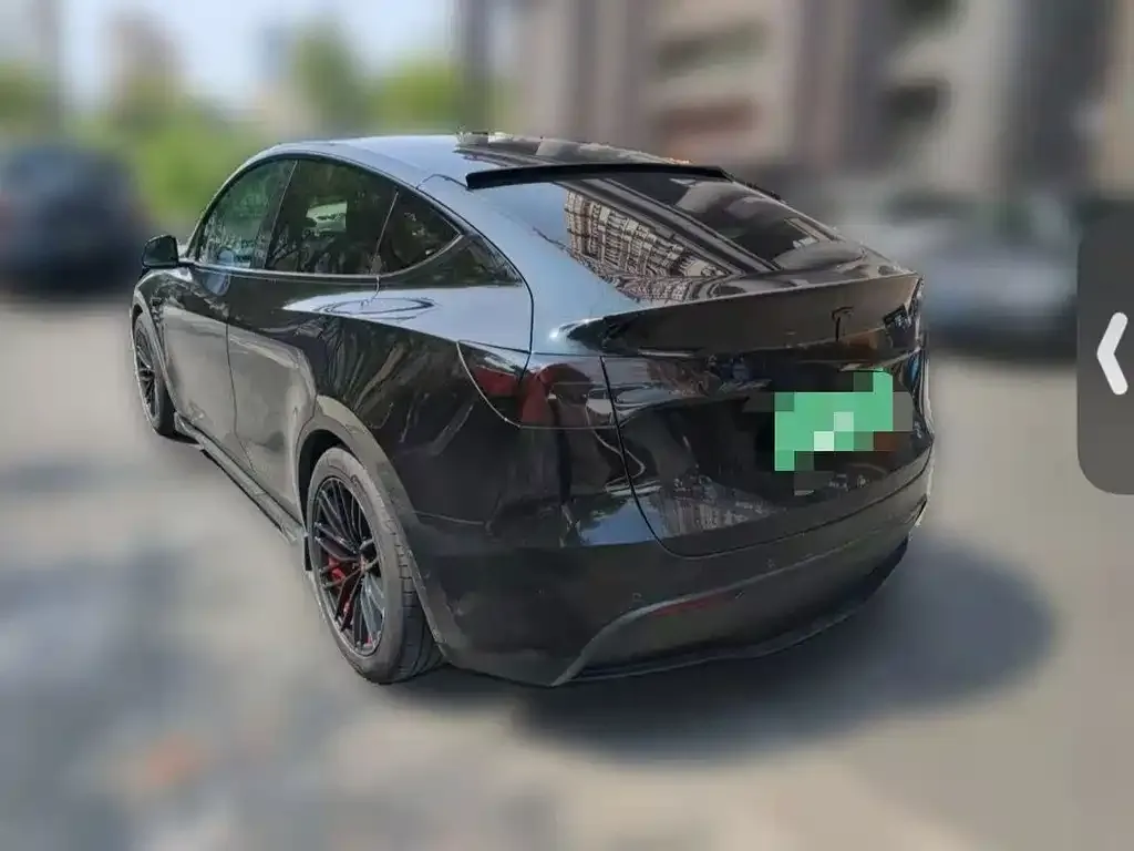 Tesla Model Y — фото 3