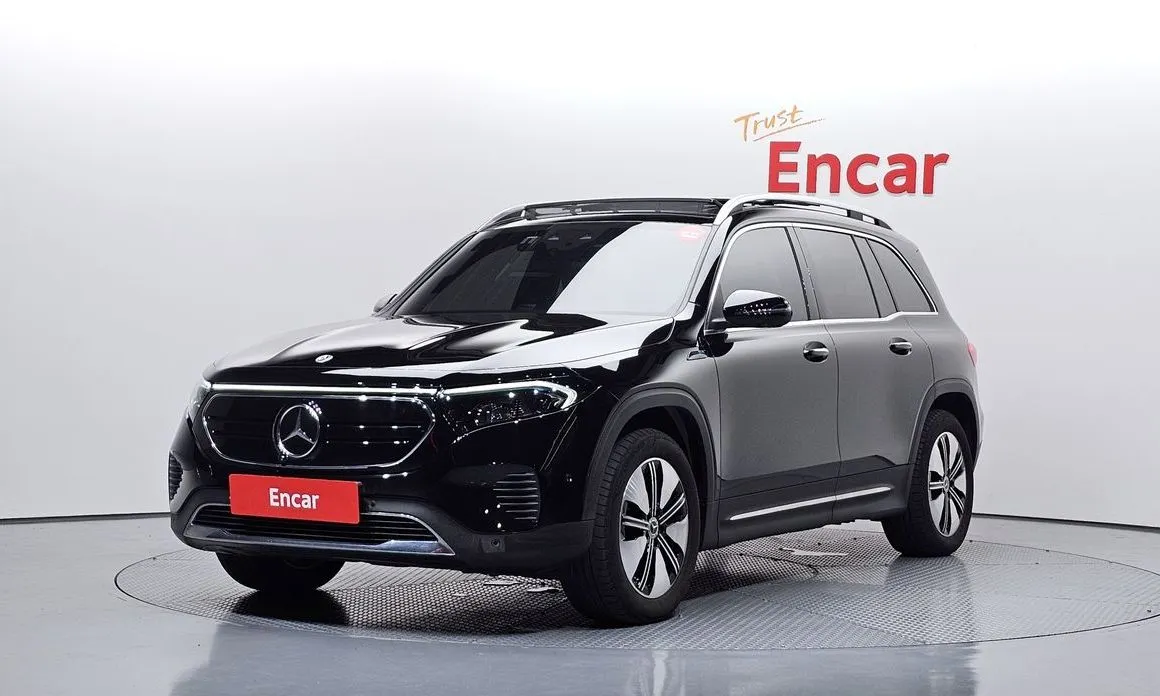 Mercedes-Benz EQB — фото 1