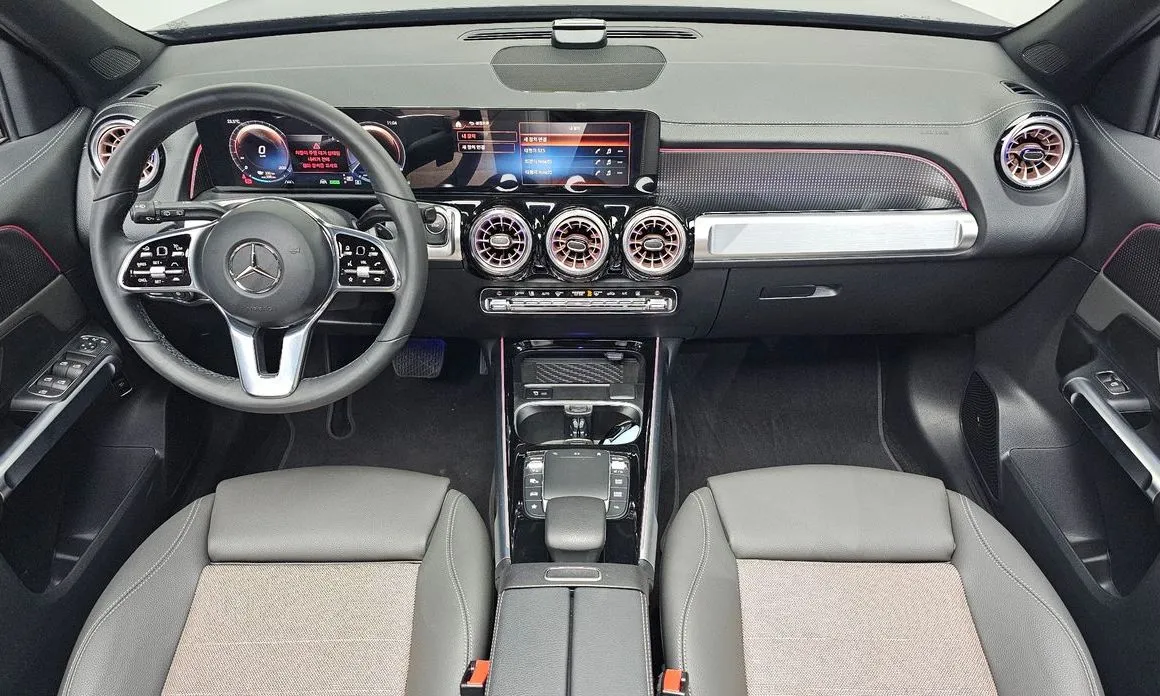 Mercedes-Benz EQB — фото 10