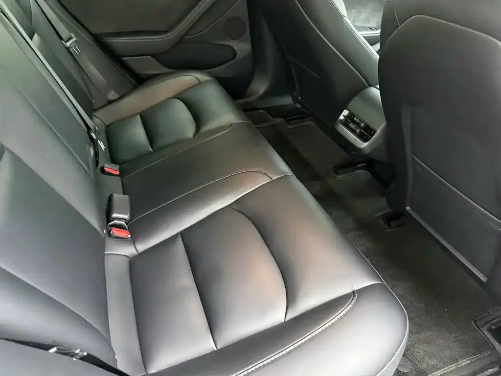 Tesla Model 3 — фото 2