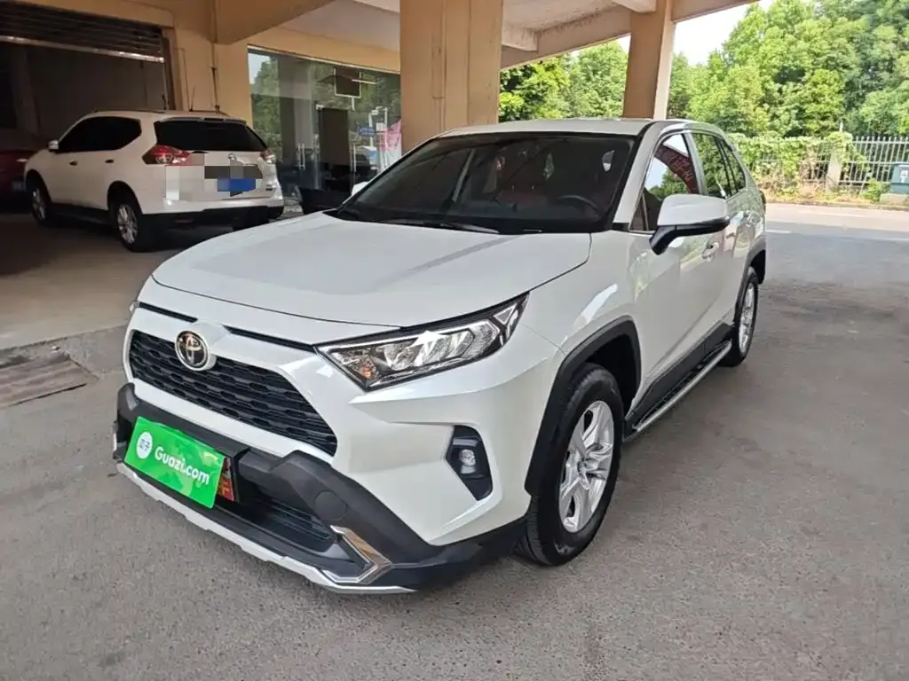 Toyota RAV4 — фото 3