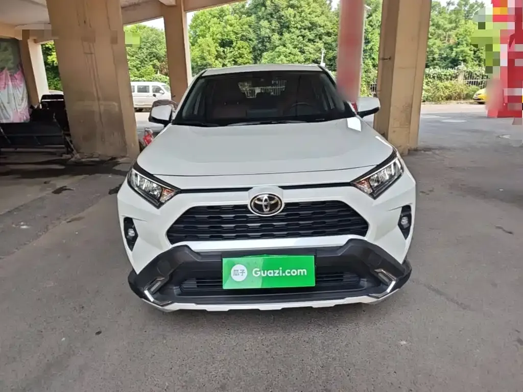 Toyota RAV4 — фото 6