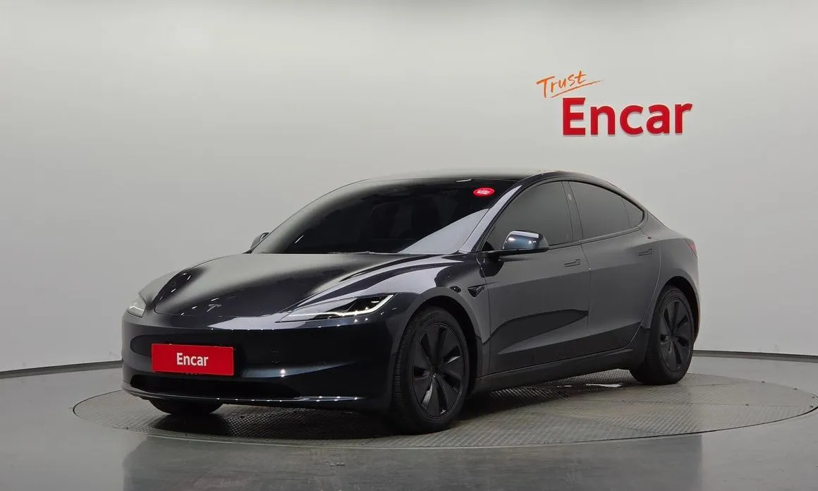 Tesla Model 3 — фото 1